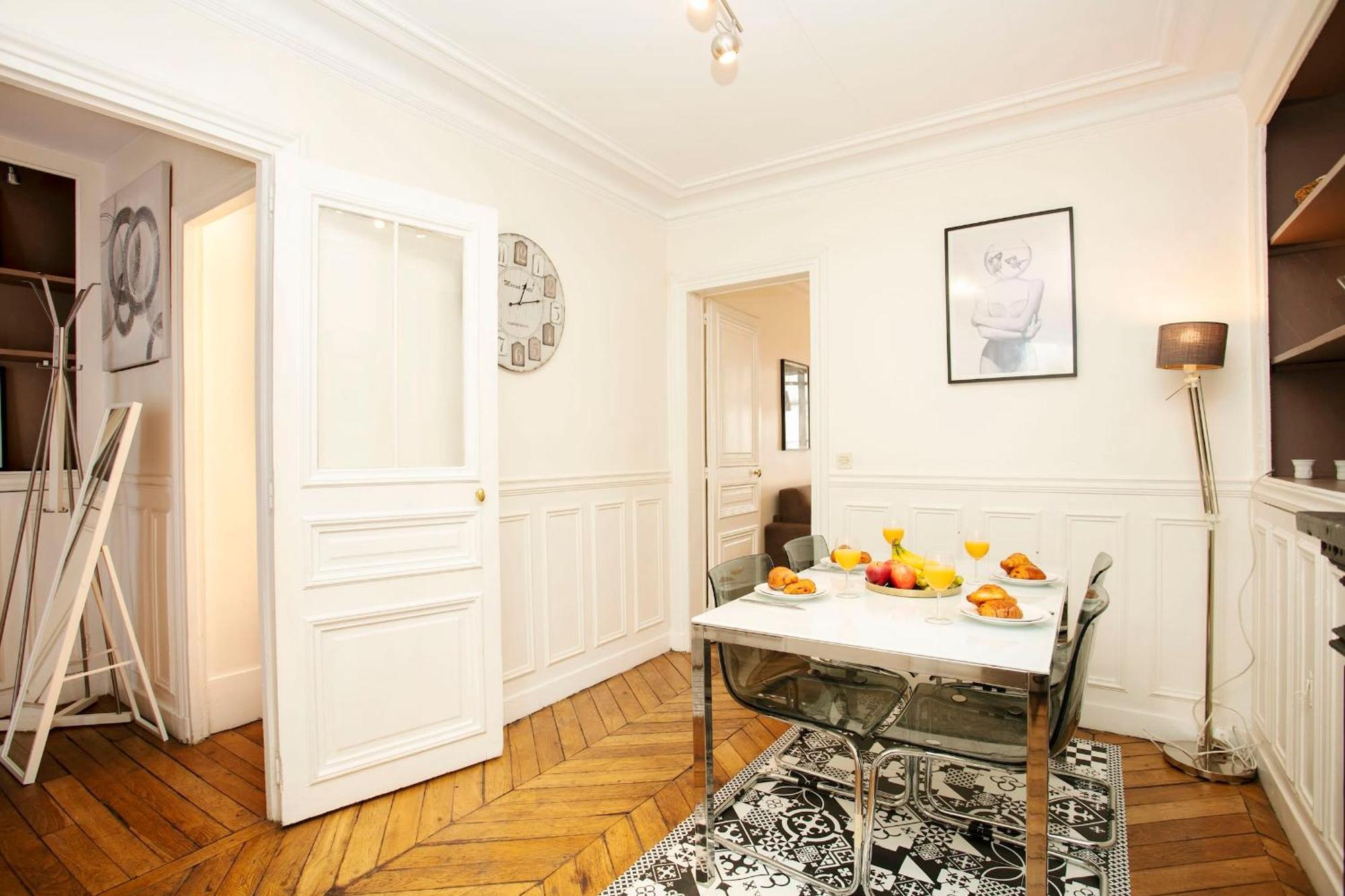 Bnbnova - Notre-dame - 1br With Balcony Apartment *